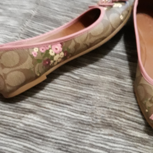 coach flat shoes - Picture 3 of 4